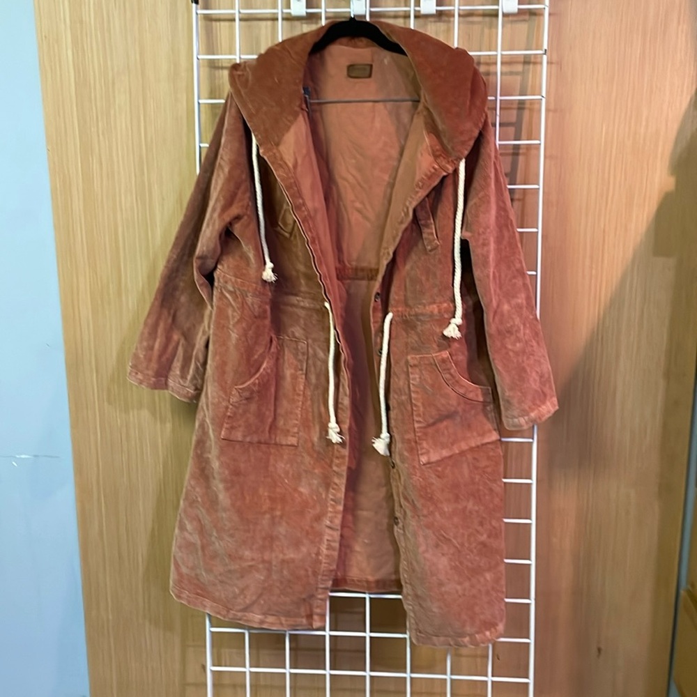 Pol 100% cotton button down jacket with hood.